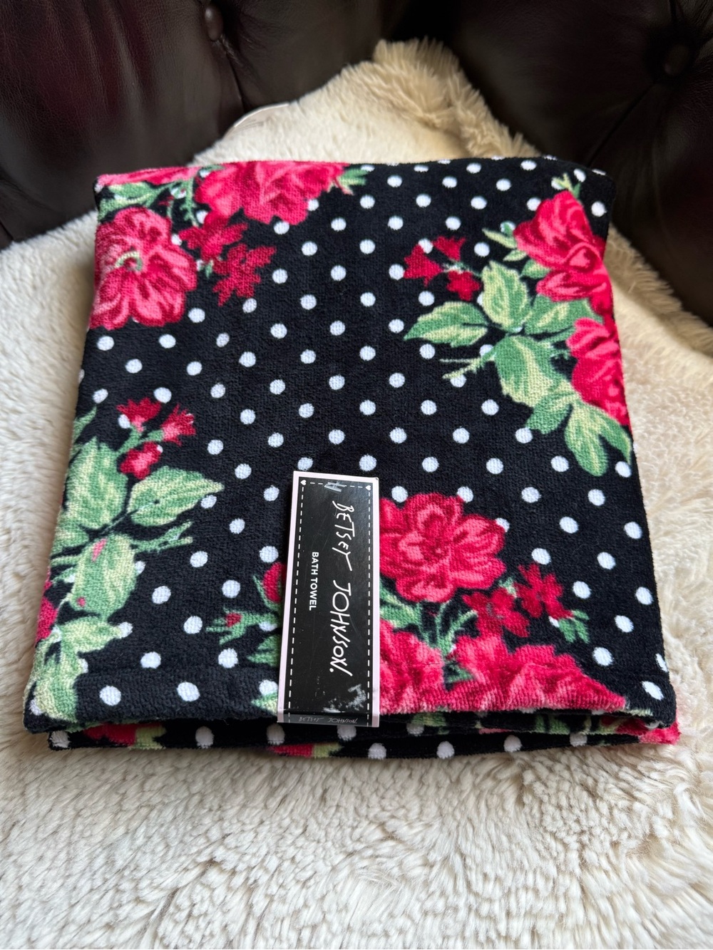 Betsey Johnson NWT Black Polka Dot & Floral Bath Towel (price for 1) ( have 2)